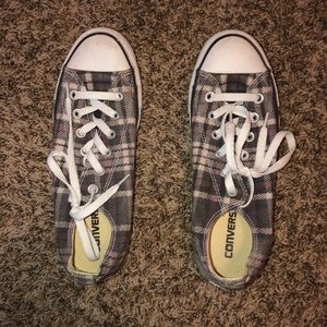 Plaid maroon & grey converse